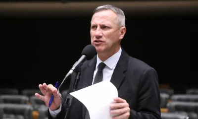 Câmara aprova "PL Luciano Hang": Lojas poderão expor rostos de ladrões para coibir furtos, veja como funciona