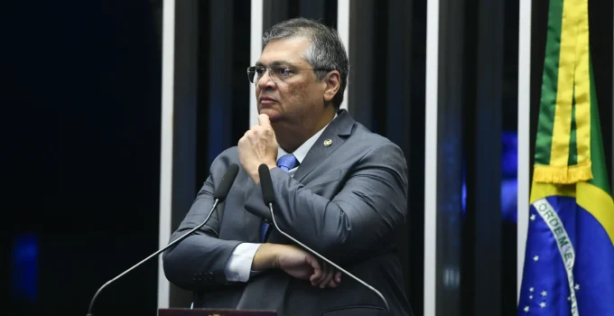 Procuradores Rebatem PEC que Fim da Aposentadoria Compulsória como Punição: "Ameaça à Cidadania"