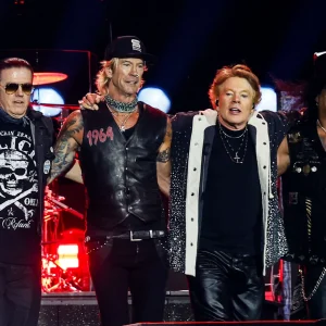 Guns N' Roses em Porto Alegre: Hamburgueria revela pedidos inusitados da banda para camarim, Axl Rose pede alface e tomate separados