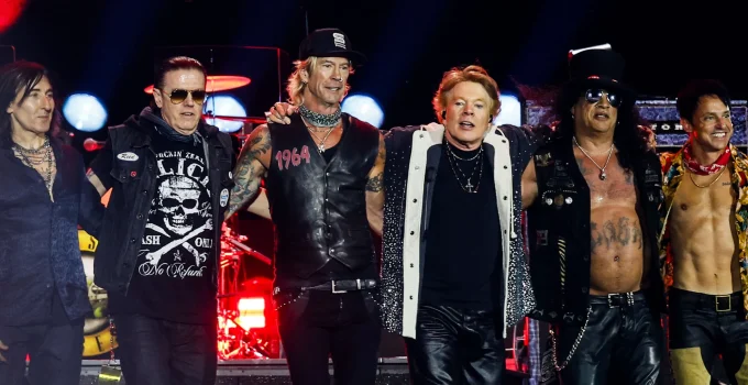 Guns N' Roses em Porto Alegre: Hamburgueria revela pedidos inusitados da banda para camarim, Axl Rose pede alface e tomate separados