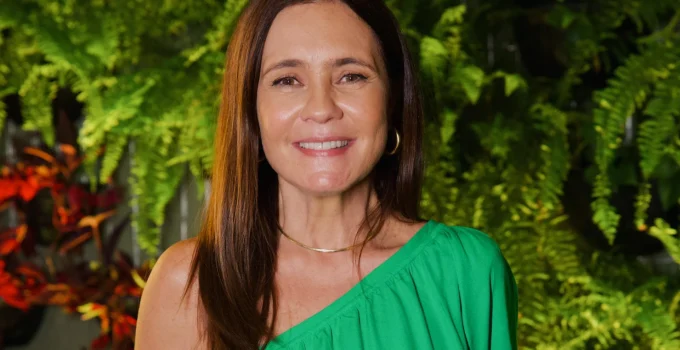 Adriana Esteves revela medo de reviver Carminha em "Avenida Brasil" e explica por que não assiste a reprises