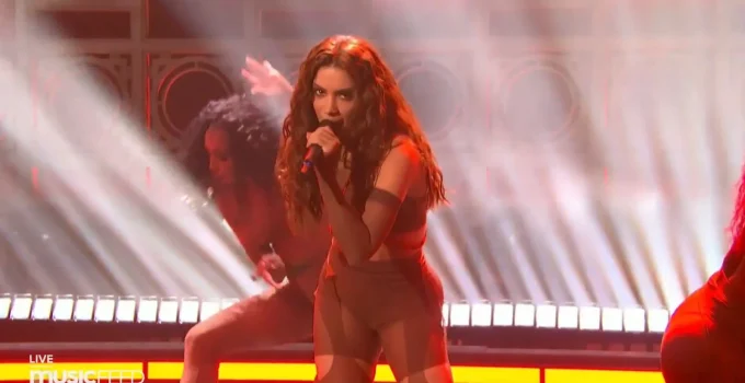 Anitta faz história no Saturday Night Live com performance inédita de 'Choka Choka' com Shakira e celebra novo álbum 'Equilibrium'