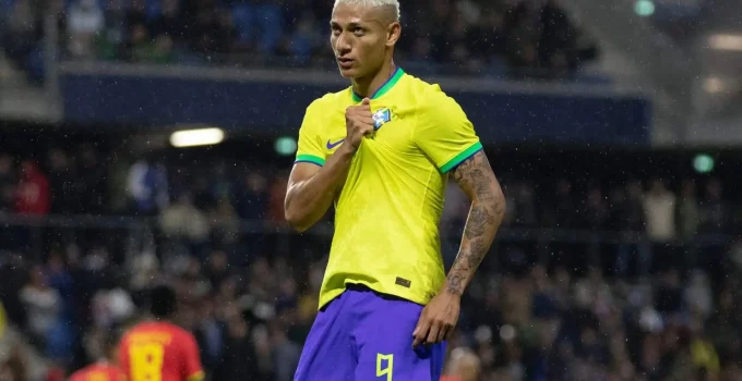 Richarlison revela depressão pós-Copa 2022: "Pensei em jogar o carro contra a parede"; jogador desabafa sobre saúde mental e superação