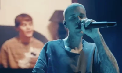 Justin Bieber Ignora Críticas sobre Show no Coachella 2026: "Fiz do meu jeito", revela fonte próxima