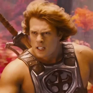 Nicholas Galitzine choca com transformação radical para He-Man: 'Não é para os fracos', diz ator sobre meses de treino insano