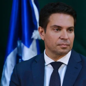 Alexandre Ramagem Detido nos EUA: Governo Divulga Foto e Detalhes da Prisão de Ex-Diretor da Abin por Questões de Imigração