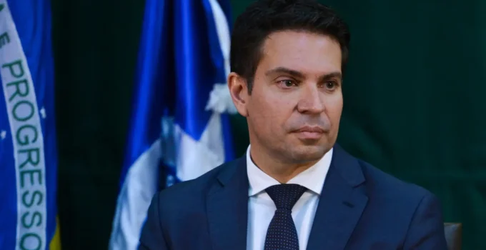 Alexandre Ramagem Detido nos EUA: Governo Divulga Foto e Detalhes da Prisão de Ex-Diretor da Abin por Questões de Imigração