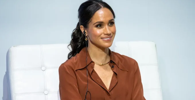 Meghan Markle se declara "a pessoa mais atacada do mundo" e expõe crueldade das redes sociais: "Indústria bilionária da crueldade"