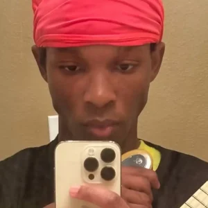 Cantor D4vd, estrela do TikTok, é preso em Los Angeles sob acusação de assassinato de adolescente de 14 anos