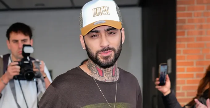 Zayn Malik internado no lançamento de "KONNAKOL", cantor surpreende fãs e atualiza estado de saúde: "inesperado"