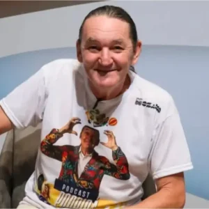 Marquito, do Programa do Ratinho, inicia reabilitação oral após grave acidente de moto e cirurgia na coluna