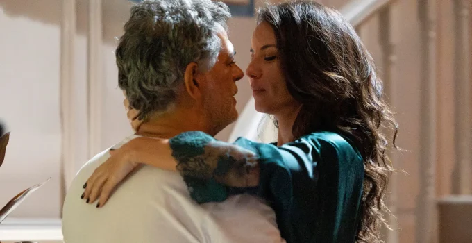 Três Graças: Zenilda e Rogério vivem primeira noite de amor após desabafo sobre traições