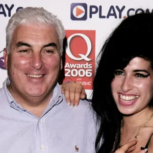 Pai de Amy Winehouse Perde Processo Contra Amigas da Cantora por Venda de Pertences Íntimos