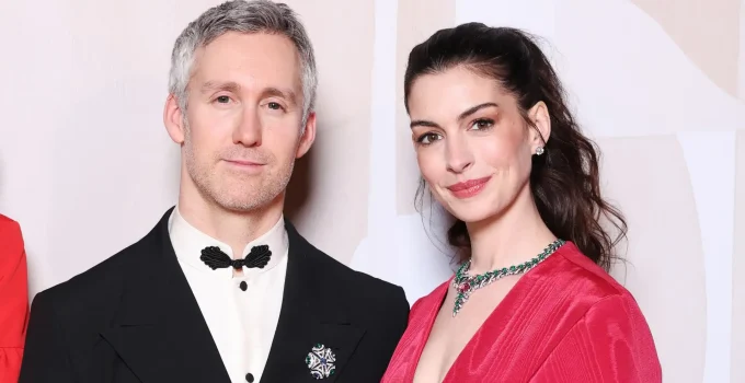 Anne Hathaway se declara para o marido Adam Shulman: "Ele segura tudo" e detalha apoio em ano de 5 filmes