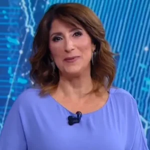 Jornalista Simone Queiroz passa mal ao vivo no SBT Brasil e revela diagnóstico; confira o que aconteceu