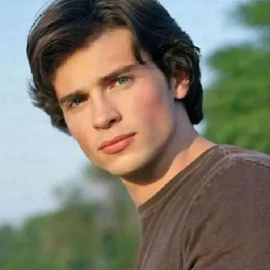 Tom Welling, o Clark Kent de Smallville, trocou Hollywood pelo campo e impressiona com nova vida no interior da Califórnia