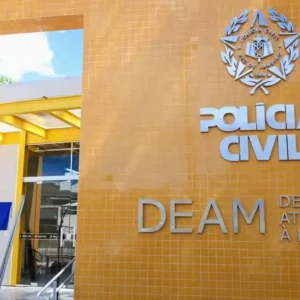 Irmã de vítima de estupro coletivo no RJ: 'Ela chegou roxa em casa'