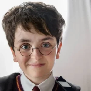 Atriz mirim deixa série de "Harry Potter" da HBO após 1ª temporada; entenda o motivo