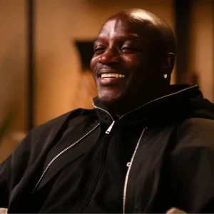 Akon detalha "regras rígidas" e "hierarquia" em poliamor com esposas
