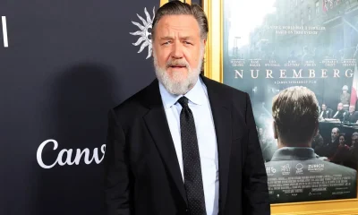 Russell Crowe rebate TMZ após ser chamado de "grosso" por fãs em Paris