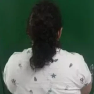 Mulher de 37 anos presa após se passar por adolescente de 12 e enganar pais adotivos por 14 meses em SC