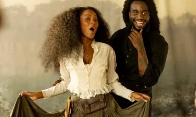 Shaboozey lança clipe country com Ciara Miller estrelando como "Cowgirl" em nova era musical