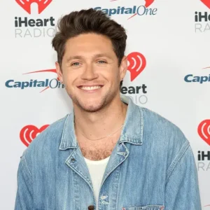 Niall Horan Invade Nova York: Evento Exclusivo de Lançamento do Álbum 'The Show' Agita Fãs na UMusic Shop NY