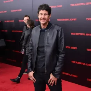 Mike D dos Beastie Boys anuncia álbum solo 'Thank You' com 13 faixas e single inspirado em Lee 'Scratch' Perry