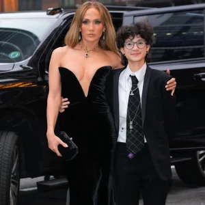Jennifer Lopez Revela Sentimento de "Vazio" com Formatura dos Filhos Gêmeos Max e Emme e Início da Vida Universitária