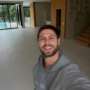 Jonas Sulzbach exibe mansão luxuosa em Alphaville após 4 anos de obras; veja fotos