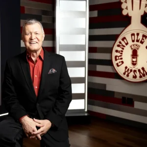 Bill Cody, a Voz Icônica do Rádio Country e Mestre de Cerimônias do Grand Ole Opry, Morre Aos 67 Anos