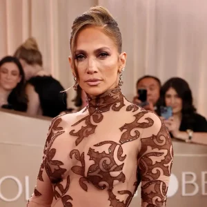 Jennifer Lopez confessa atração por personagens 'decadentes' e revela 'lado sombrio'