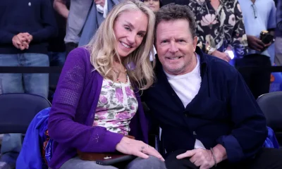 Michael J. Fox celebra vitória do Knicks em jogo emocionante das Finais da NBA 2026 ao lado da esposa Tracy Pollan