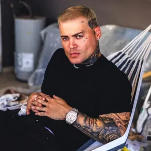 iZaak Revela "Millito": O Álbum de Estreia Que Celebra a Família e Conquista o Mundo do Reggaeton com 19 Faixas Poderosas