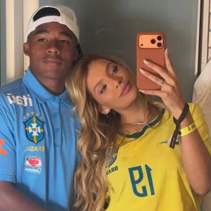 Endrick revela pergunta da esposa que mudou sua carreira e fala sobre Copa do Mundo 2026