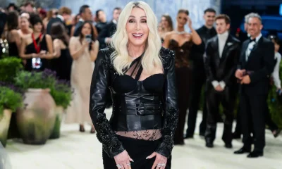 Cher Revela Segredo de Pele Jovem aos 77 Anos: Sérum "Líquido da Juventude" por Apenas R$ 150