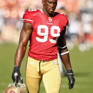 Tragédia no Esporte: Aldon Smith, Ex-Linebacker Estrela do San Francisco 49ers, Morre Aos 36 Anos; Fãs e Equipe Lamentam Perda