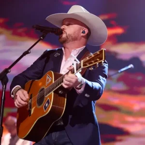 Cody Johnson e Ella Langley Surpreendem no Braves Country Fest com Dueto de Clássico de Reba McEntire