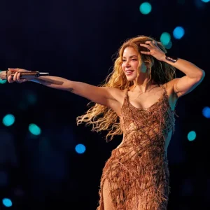 Shakira Incendeia L.A. com Tigres e Estreia "Dai Dai" na Turnê Mundial 2026 nos EUA