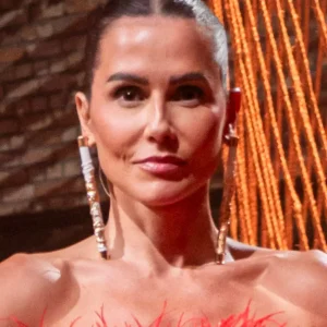 Deborah Secco desmente boatos de traição e reflete sobre relacionamentos tóxicos