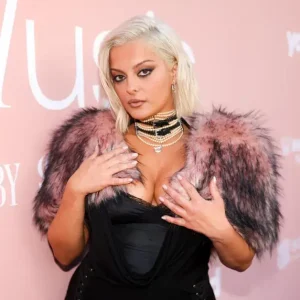 Bebe Rexha ignora comparação com Olivia Rodrigo e celebra o sucesso feminino: 'Feliz por ela'
