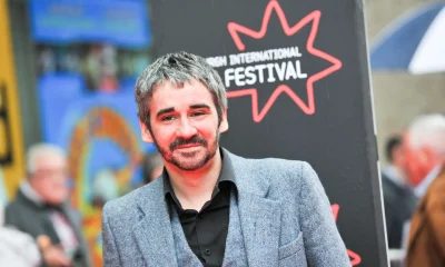 Ator de "Band of Brothers", Iain Robertson, é Condenado por Estupro e Abuso Doméstico Contra Três Mulheres na Escócia