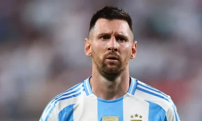 Estátua Gigante de Messi Viraliza por Detalhe Inusitado e Gera Piadas na Web