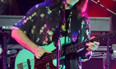 Rush adia shows no Texas: Geddy Lee, vocalista e baixista, se recupera de laringite e bronquite