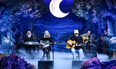 Phoebe Bridgers Surpreende Fãs com Duas Versões de 'Lost Boys' em Noites Consecutivas no Programa de Jimmy Fallon