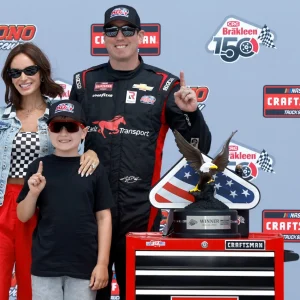 Emoção em Dobro: Filho de Kyle Busch, Brexton, vence primeira corrida após morte trágica do pai lendário