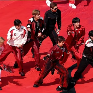BTS emociona fãs com mudança em "Dynamite" na final da Copa do Mundo 2026