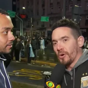 Repórter da Band é chamado de 'macaco' por torcedor após derrota da Argentina na Copa
