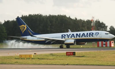 Passageiro sugado para fora de avião da Ryanair fala pela 1ª vez: 'Só me lembro da explosão'