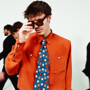 Filho de David e Victoria Beckham, Cruz revela conselhos valiosos dos pais para carreira musical e EP 'Wear & Tear'